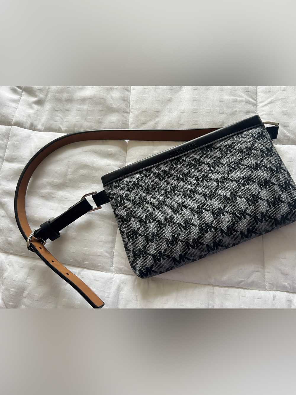 Michael Kors Navy Blue & Black MK Logo Waist Bag - Picture 1 of 3